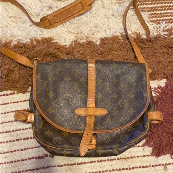 π₯saleπ₯ Louis Vuitton Saumur 30